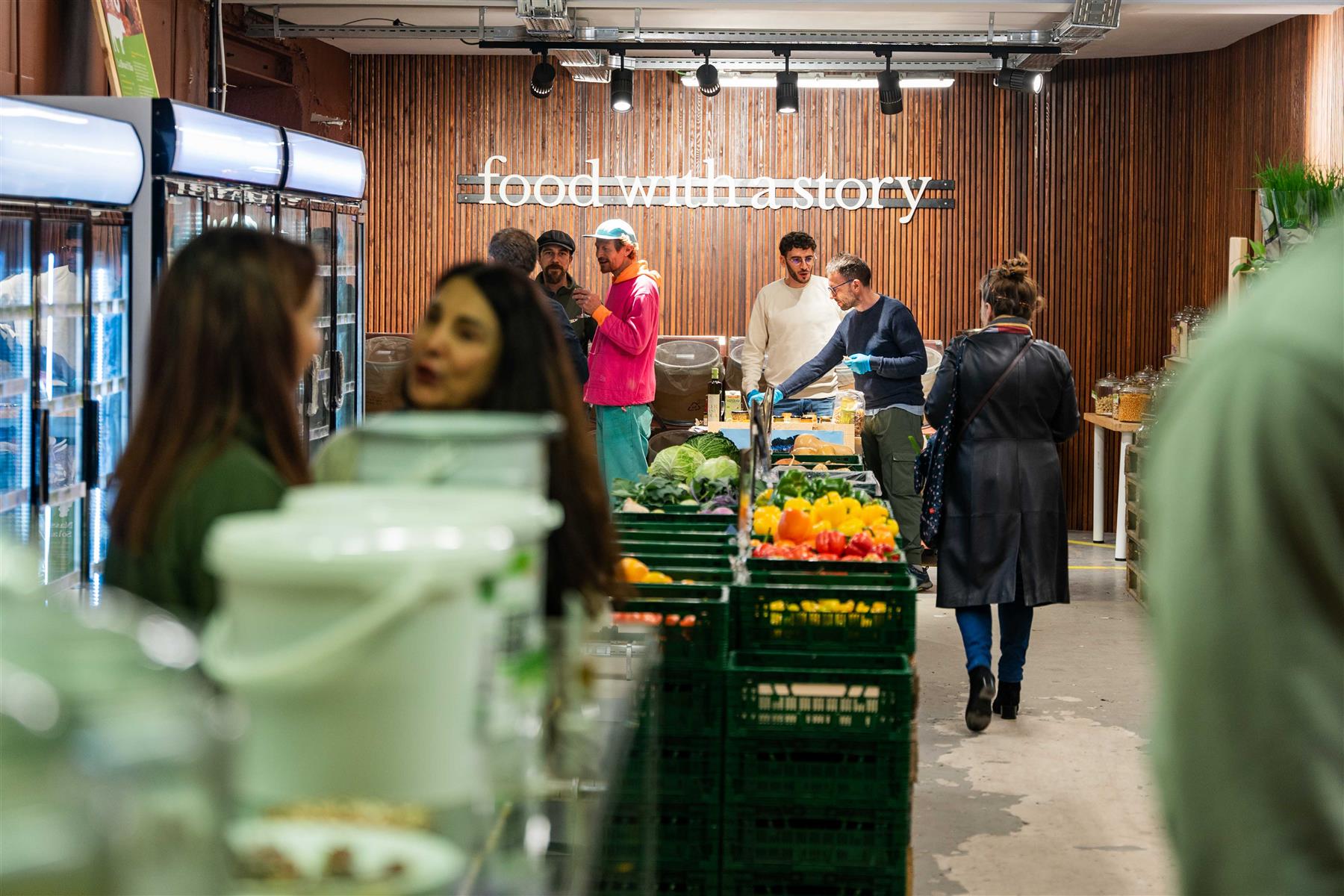 BelFood (précedemment The Food Hub) est le magasin bio de Groot Eiland à Molenbeek proposant des produits locaux, équitables et de qualité